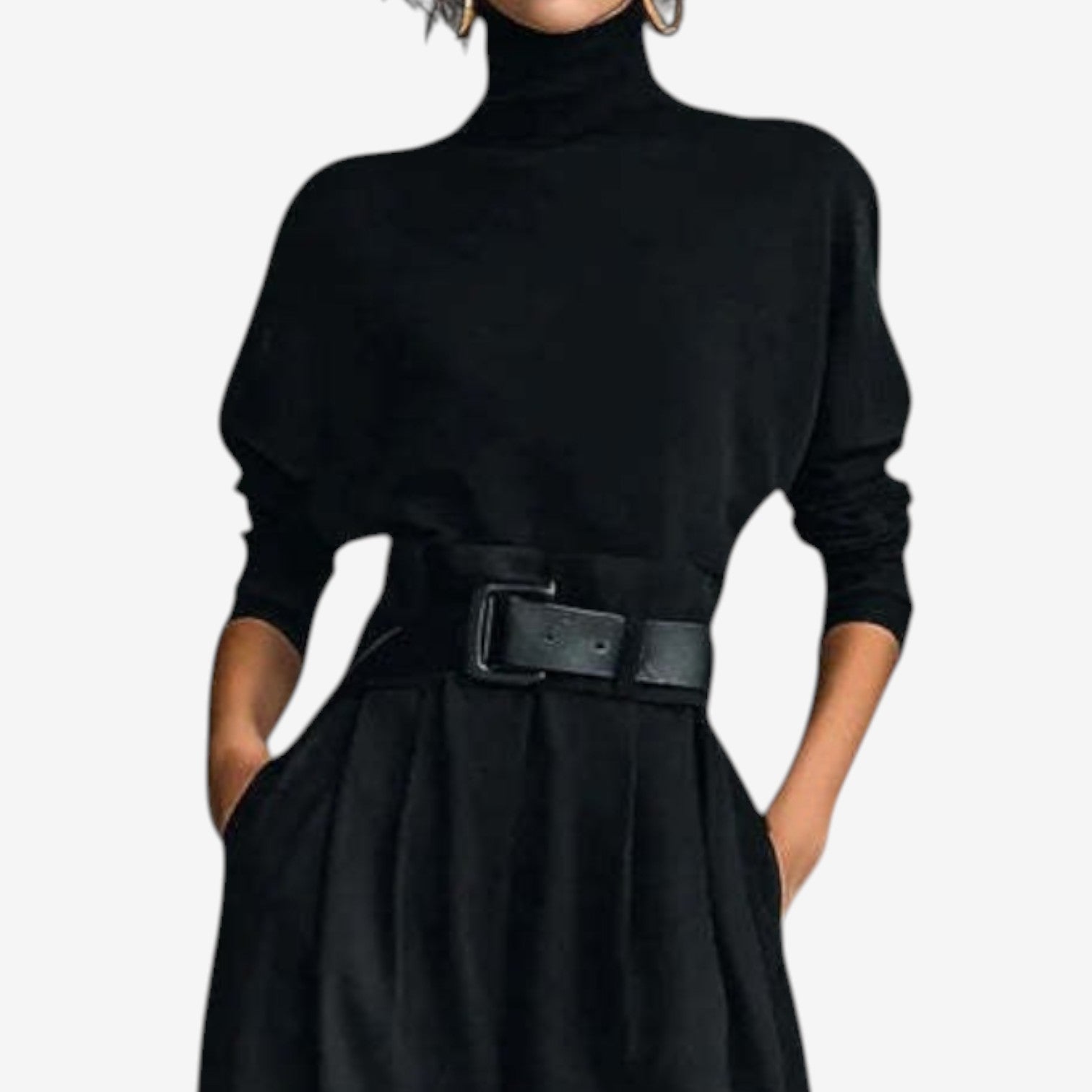 Conjunto negro de cuello alto con cinturón, manga larga y pantalón holgado