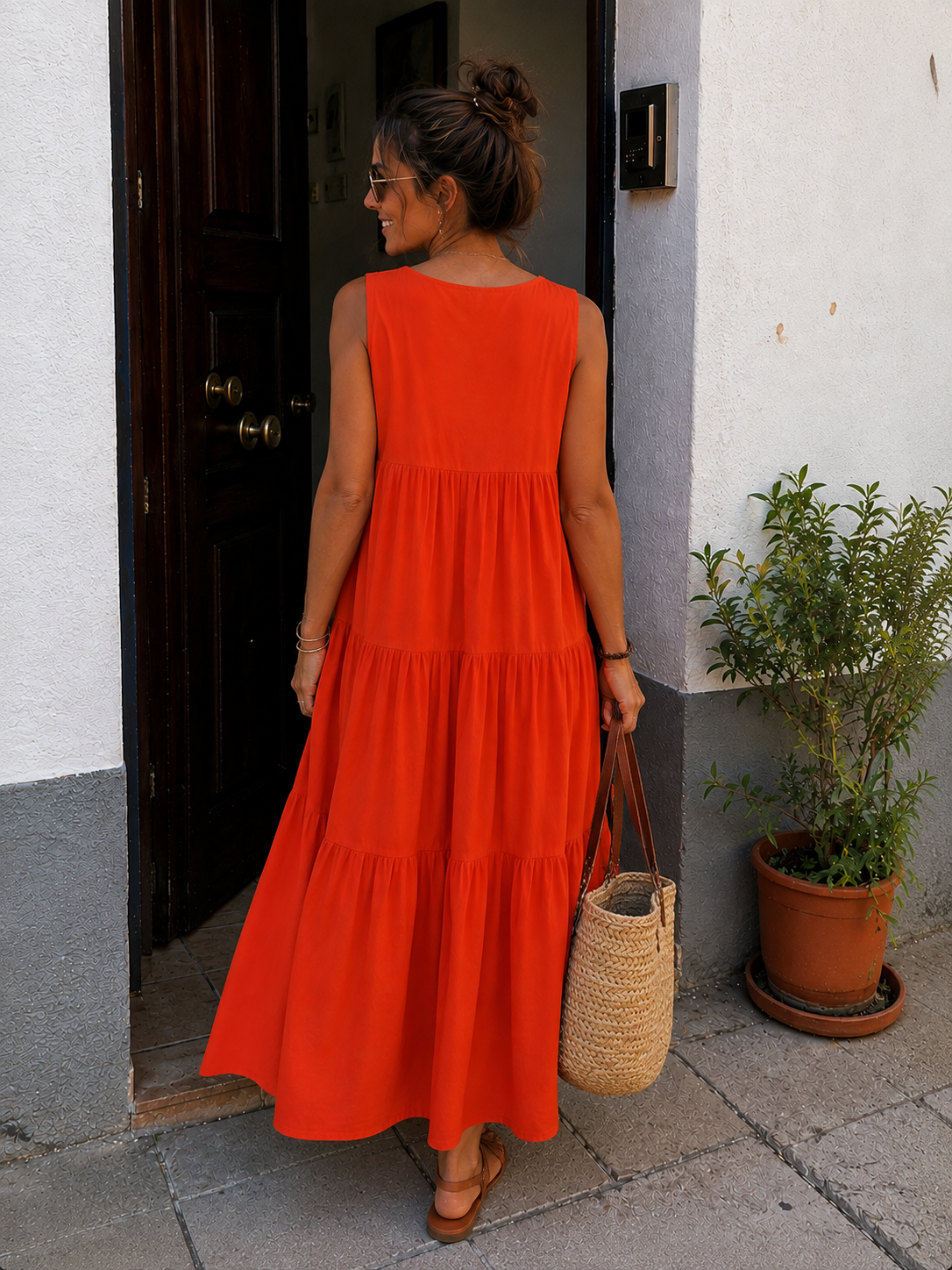Vestido sin mangas CARLOTA con escote en V y falda con volantes, color naranja
