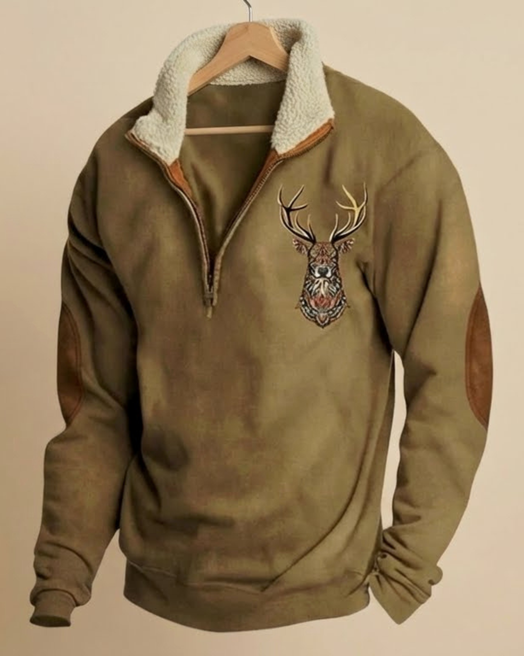 Jersey marrón con media cremallera, cuello de borreguillo y bordado de ciervo