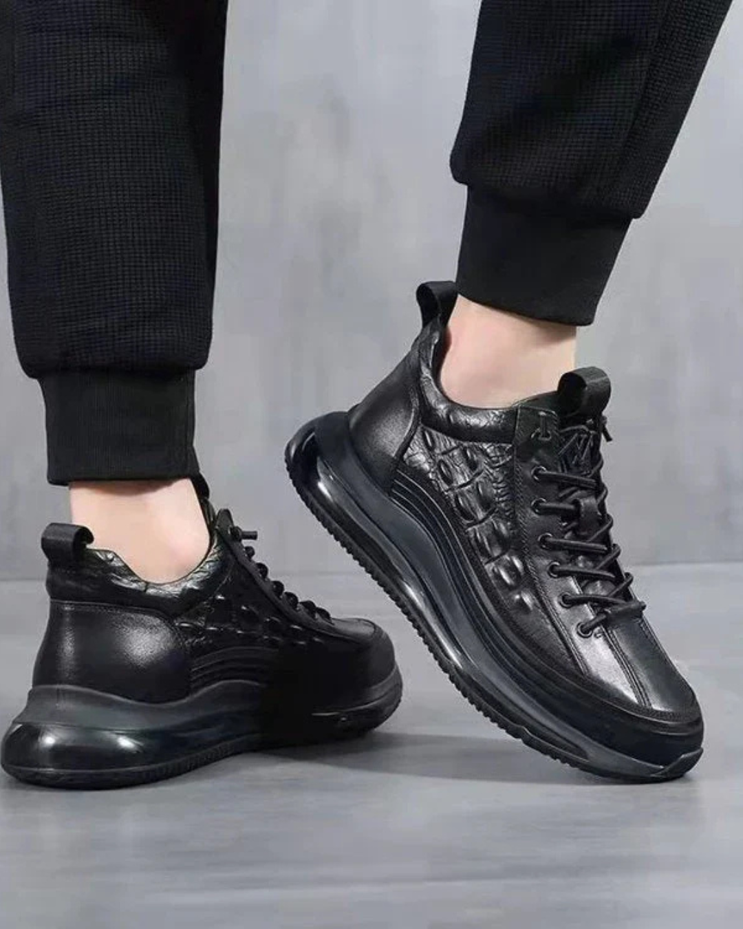 Zapatos LUCA negros tipo sneaker con cordones y acabado texturizado